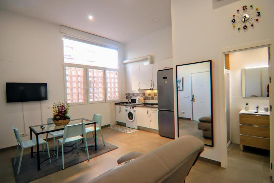 Luminoso Apartamento En El Corazon De Triana Apartment Sevilla Bagian luar foto