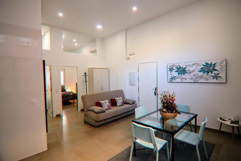Luminoso Apartamento En El Corazon De Triana Apartment Sevilla Bagian luar foto