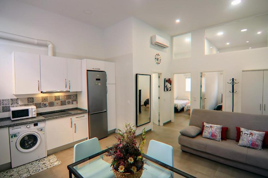 Luminoso Apartamento En El Corazon De Triana Apartment Sevilla Bagian luar foto